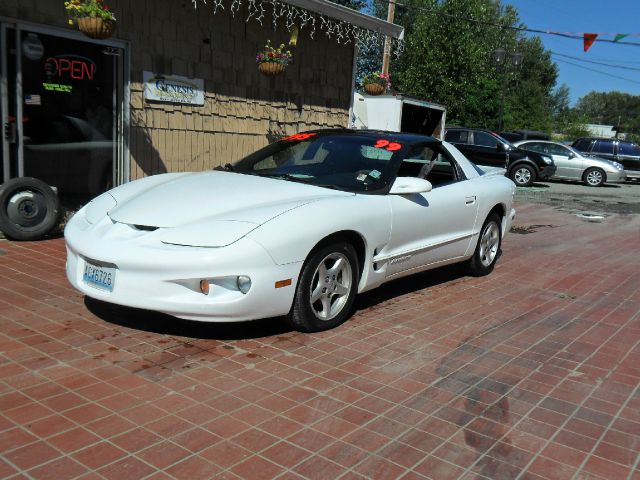 Pontiac Firebird 1999 photo 2