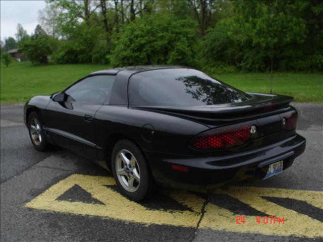 Pontiac Firebird 1999 photo 2