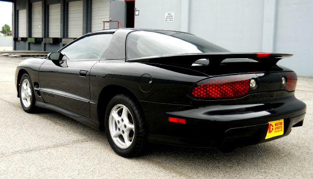 Pontiac Firebird 1999 photo 1