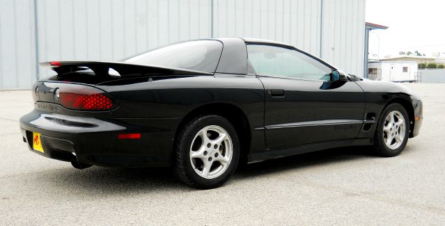 Pontiac Firebird 1999 photo 2