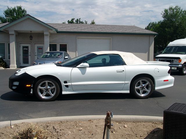 Pontiac Firebird 2000 photo 1