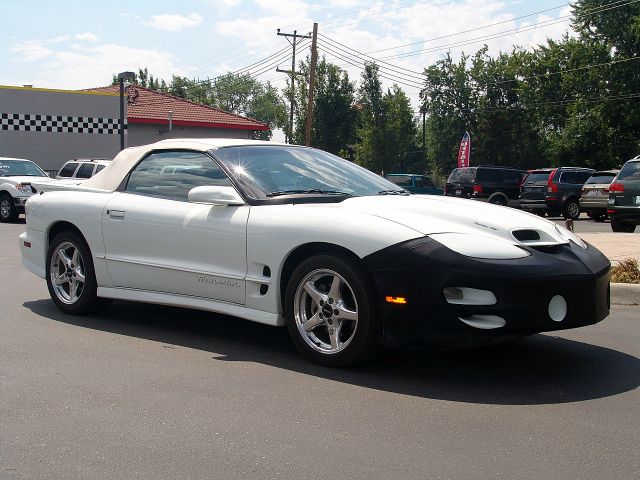 Pontiac Firebird 2000 photo 2