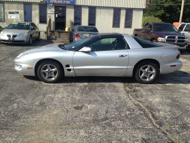 Pontiac Firebird 2000 photo 3