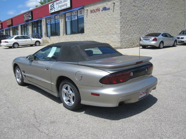 Pontiac Firebird 2000 photo 1