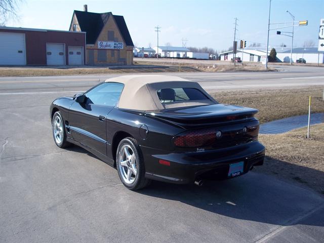 Pontiac Firebird 2000 photo 2