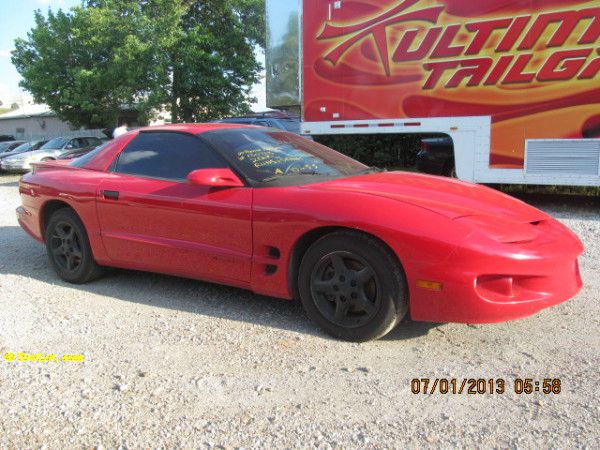 Pontiac Firebird 2000 photo 1