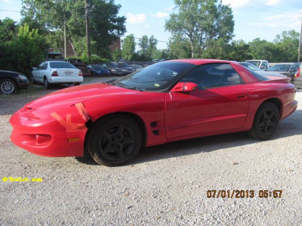 Pontiac Firebird 2000 photo 2