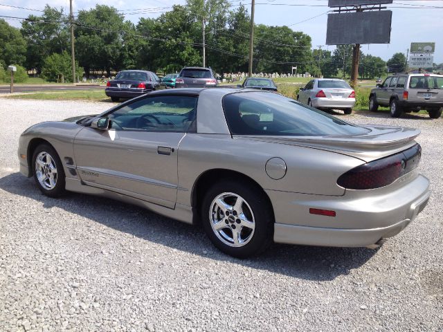 Pontiac Firebird 2000 photo 1