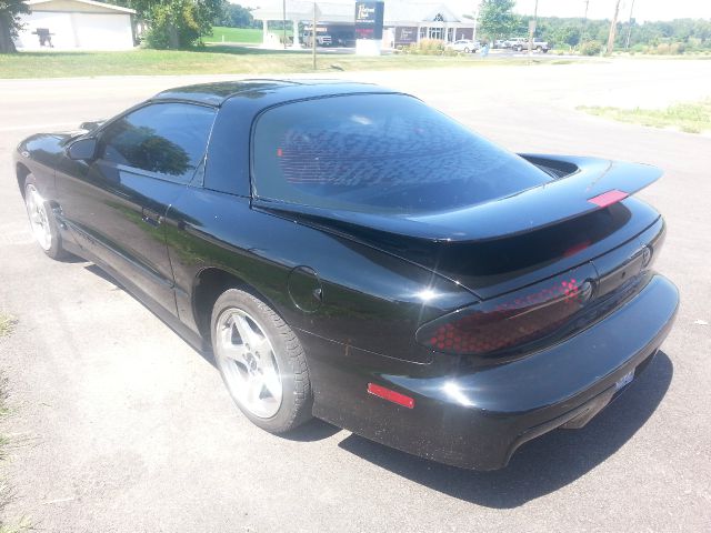 Pontiac Firebird 2001 photo 1