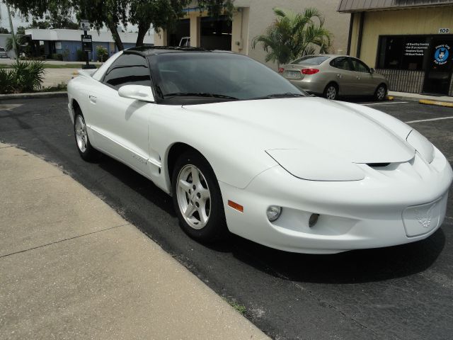 Pontiac Firebird 2001 photo 15