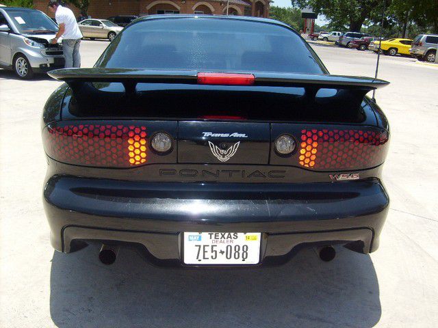 Pontiac Firebird 2001 photo 1