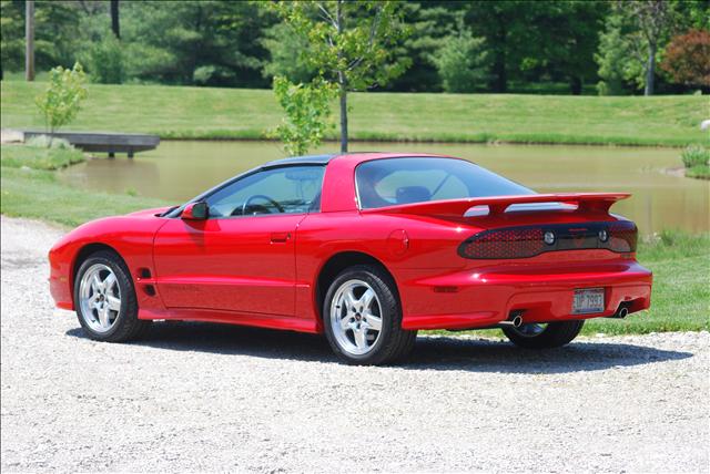 Pontiac Firebird 2001 photo 2