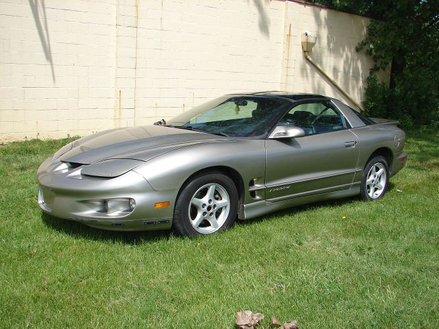 Pontiac Firebird 2001 photo 1