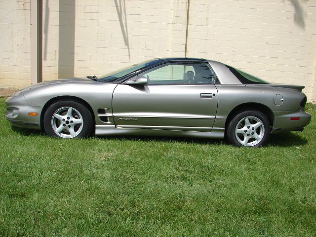 Pontiac Firebird 2001 photo 24