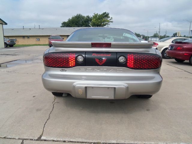 Pontiac Firebird 2002 photo 2