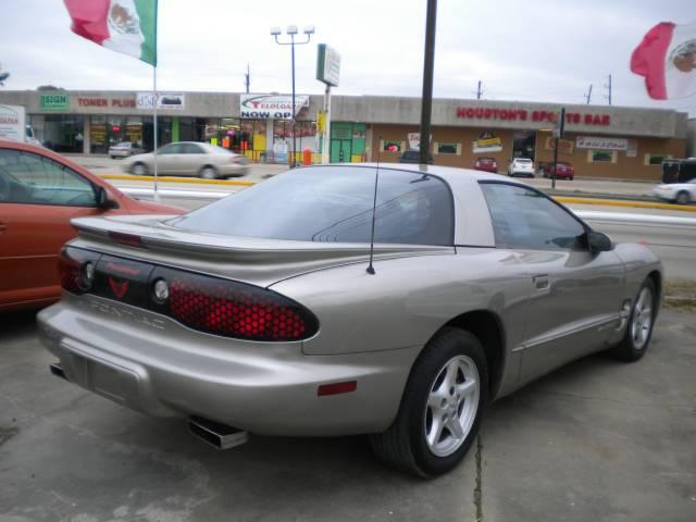 Pontiac Firebird 2002 photo 1