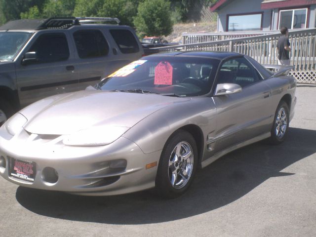 Pontiac Firebird 2002 photo 2