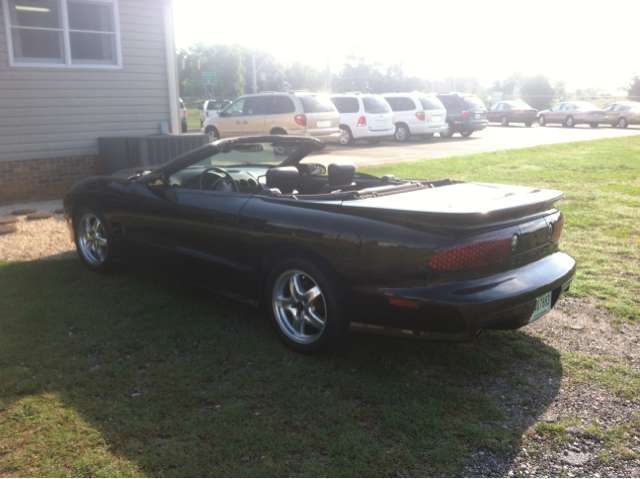 Pontiac Firebird 2002 photo 2