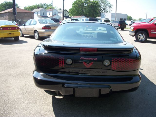 Pontiac Firebird 2002 photo 8