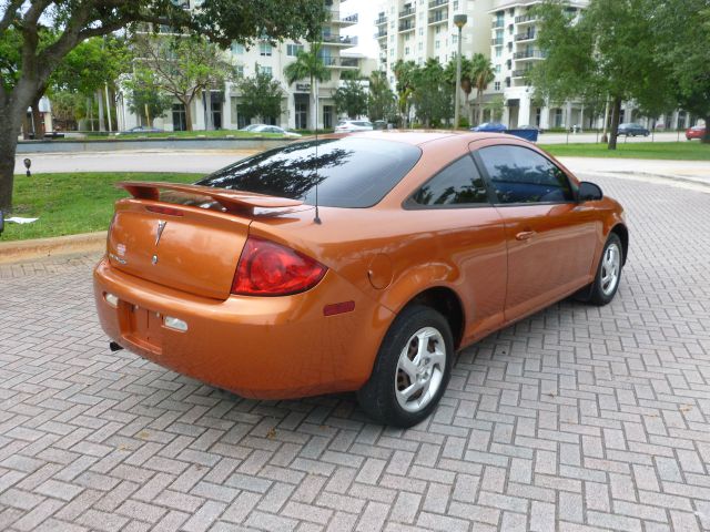 Pontiac G5 2007 photo 2