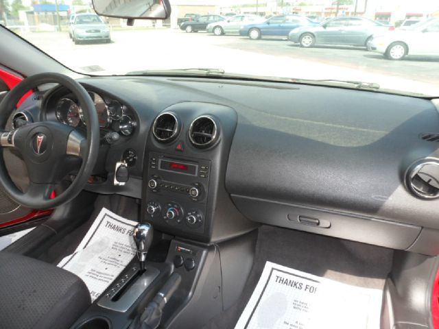 Pontiac G6 2006 photo 1