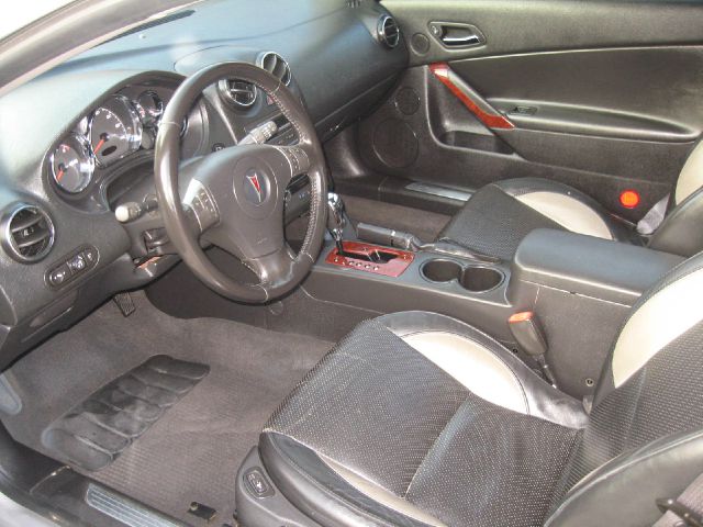 Pontiac G6 2006 photo 1