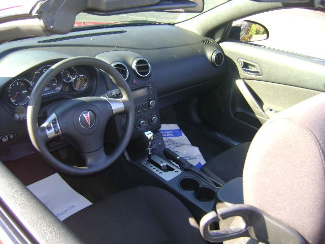 Pontiac G6 2006 photo 2