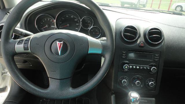 Pontiac G6 2007 photo 2