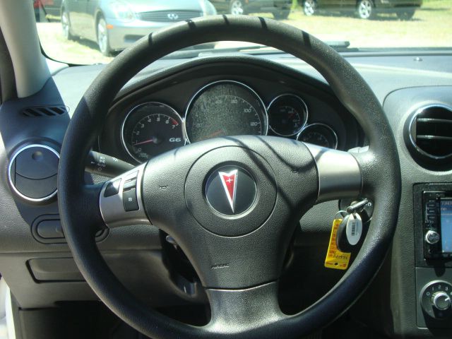 Pontiac G6 2007 photo 2