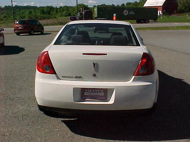 Pontiac G6 2007 photo 2