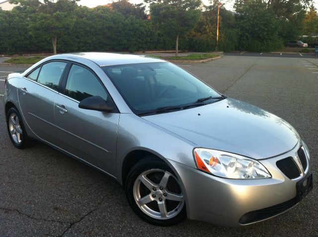 Pontiac G6 XUV SLE 4WD Sedan