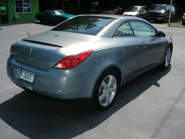 Pontiac G6 2007 photo 2