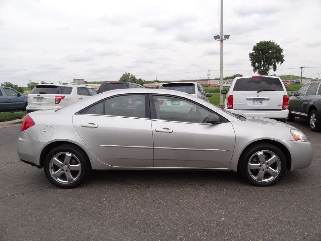 Pontiac G6 XUV SLE 4WD Sedan