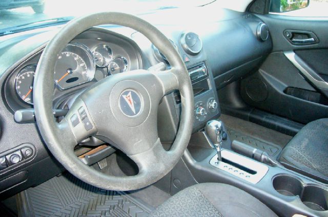 Pontiac G6 2007 photo 2