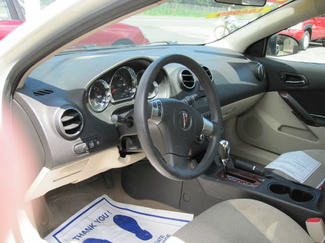 Pontiac G6 2007 photo 2