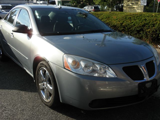 Pontiac G6 XUV SLE 4WD Sedan