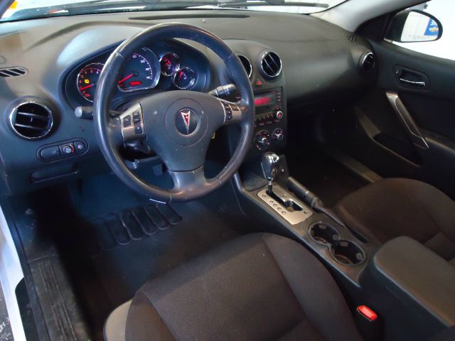 Pontiac G6 2008 photo 2