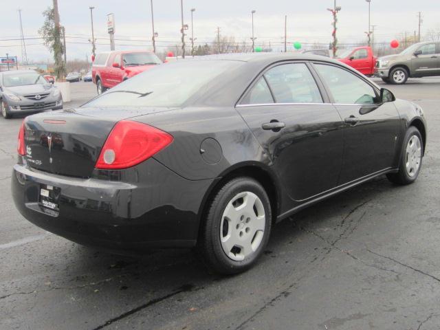 Pontiac G6 2008 photo 2