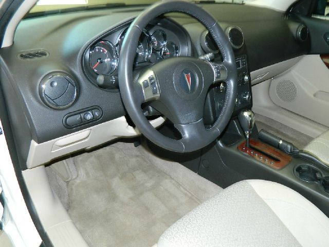 Pontiac G6 2008 photo 16