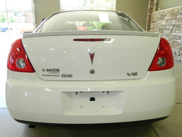 Pontiac G6 2008 photo 2