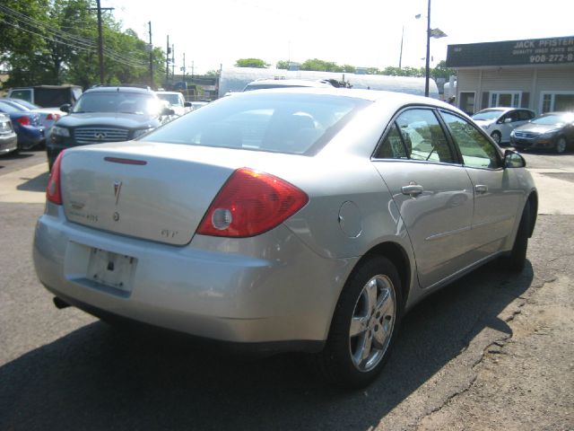 Pontiac G6 XUV SLE 4WD Sedan