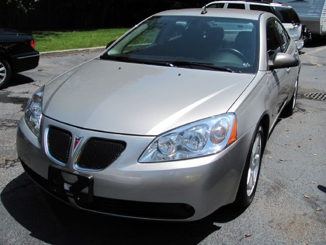 Pontiac G6 V6 Deluxe Sedan