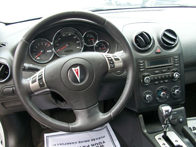 Pontiac G6 2009 photo 2