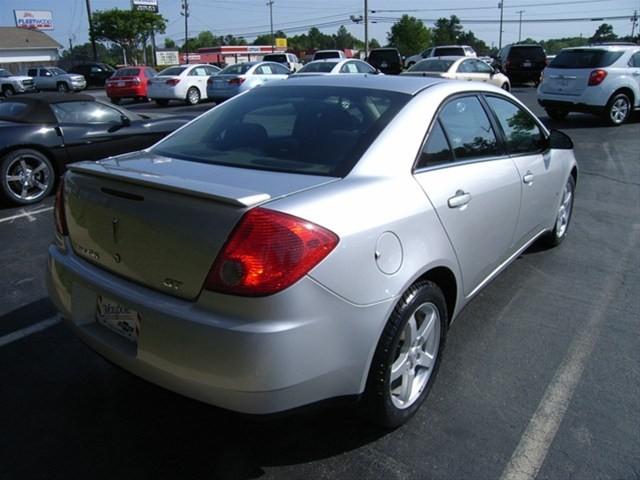 Pontiac G6 2009 photo 2