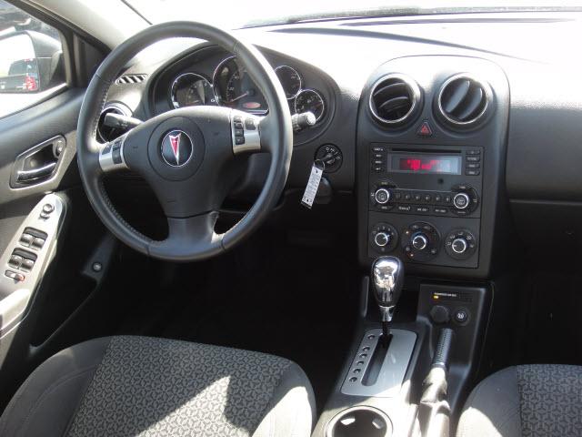 Pontiac G6 2009 photo 2