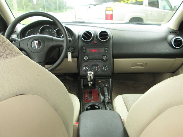 Pontiac G6 2009 photo 2