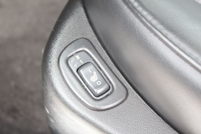 Pontiac G6 2009 photo 2