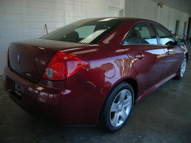 Pontiac G6 2010 photo 2