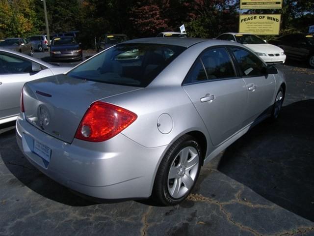 Pontiac G6 2010 photo 2