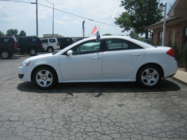 Pontiac G6 2010 photo 2